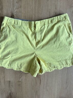 Willi Smith Yellow Scalloped Hem Shorts Women’s Size 12 High Waist Casual Summer